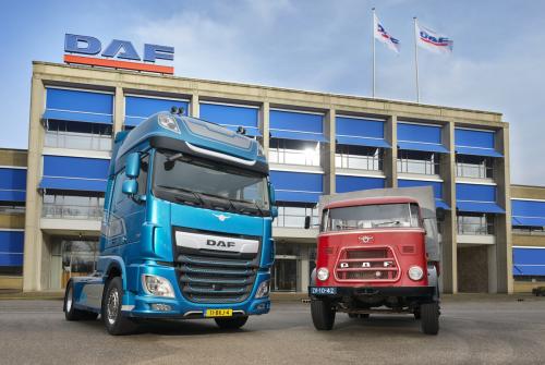 02-DAF-90th-Anniversary-Edition-and-DAF-A1600-1968.jpg